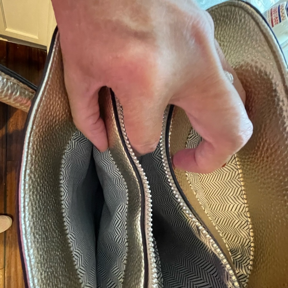 Justfab Gold pebbled vegan leather shoulder bag crossbody - Picture 11 of 11